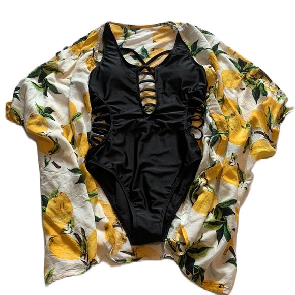 Lemon Print Size S-M Beach Coverup - Picture 1 of 10